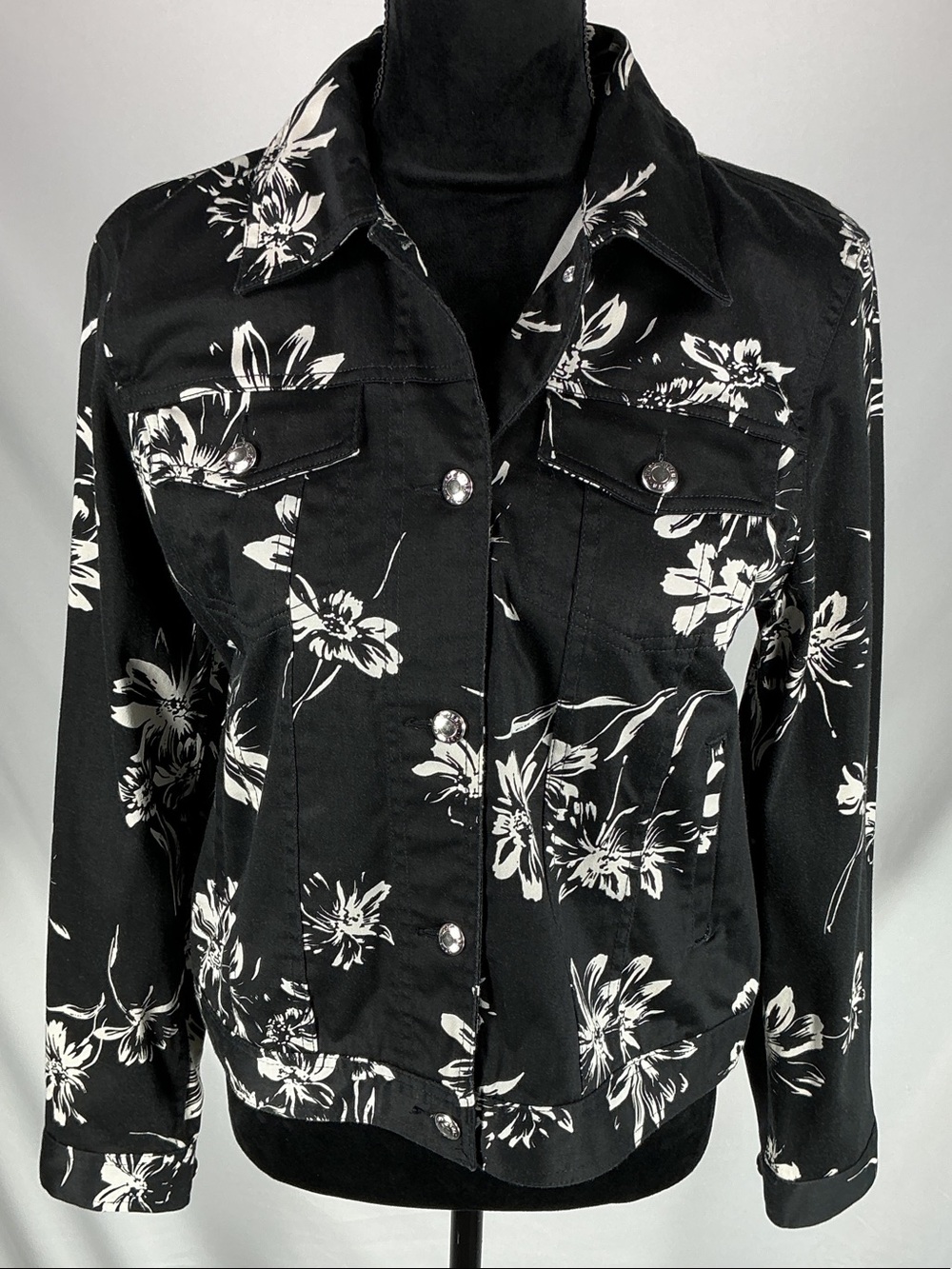 Chaps Black White Floral Denim Jean Jacket Medium M Button Front Trucker Coat